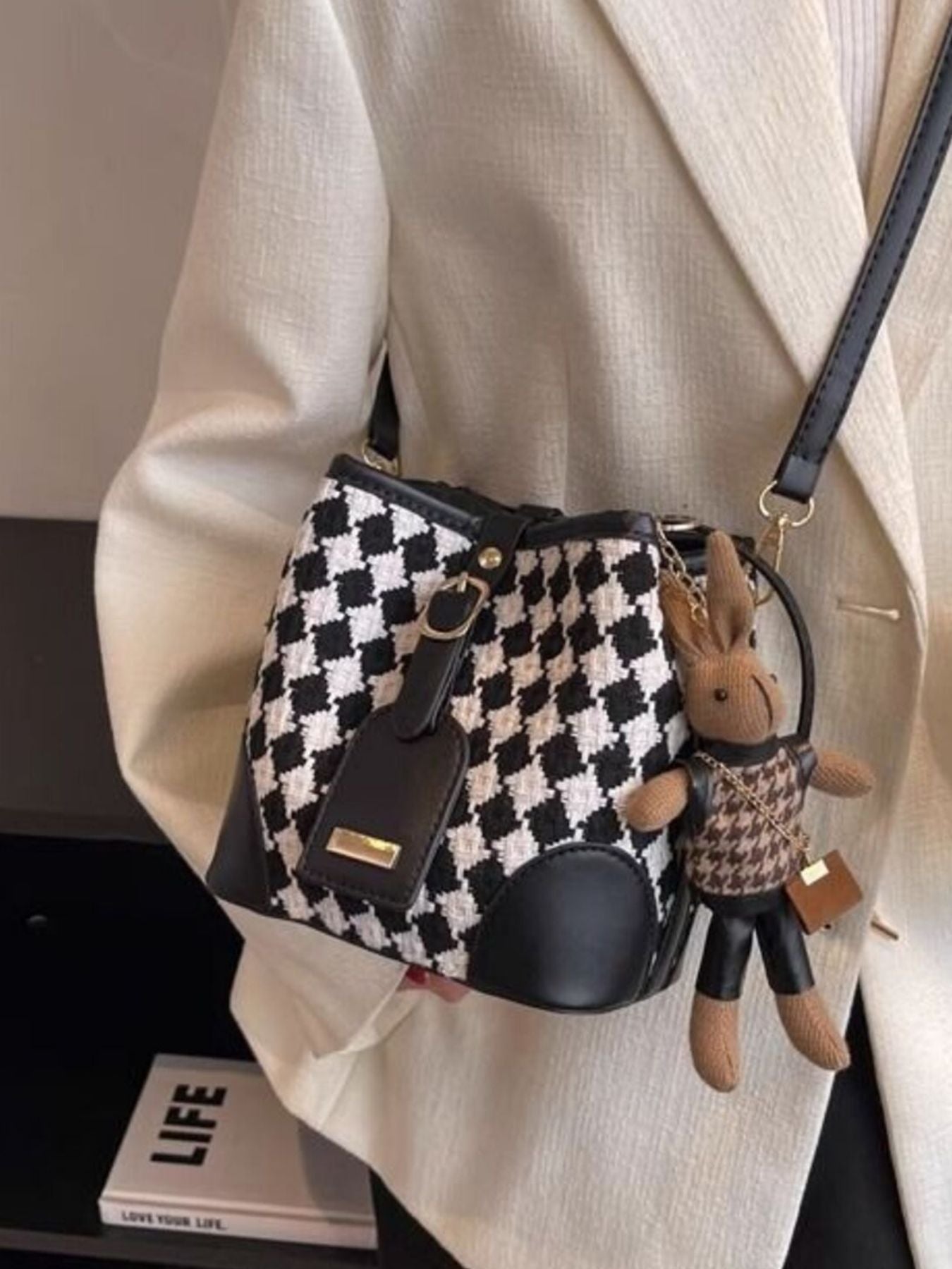 65e1c98e-dddb-4fee-9880-b2506486178d-Max